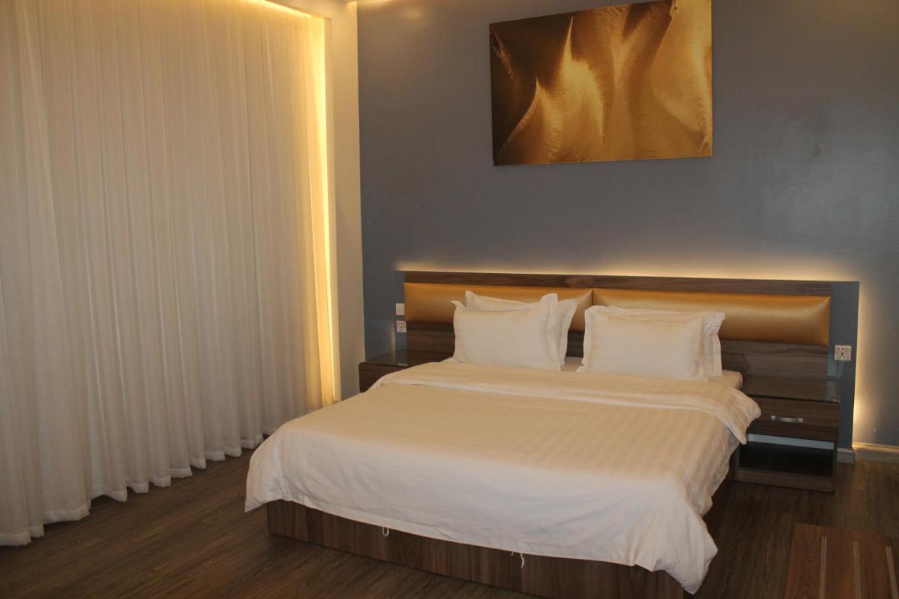 Platinum The First Hotel Medina Bagian luar foto