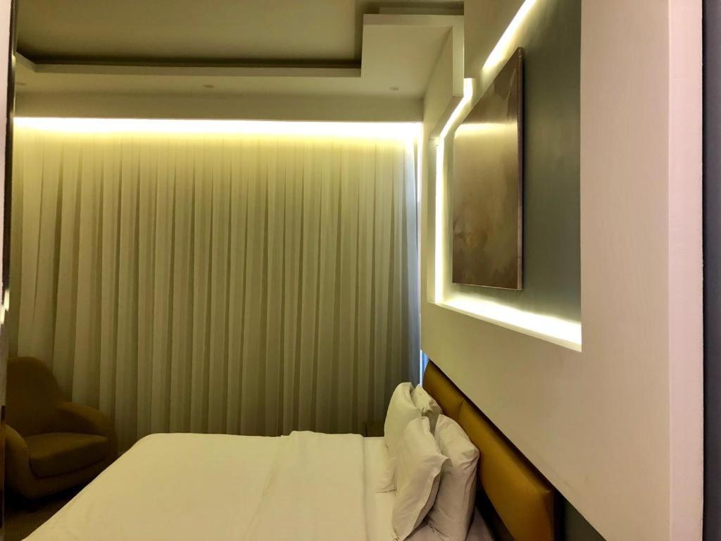 Platinum The First Hotel Medina Bagian luar foto