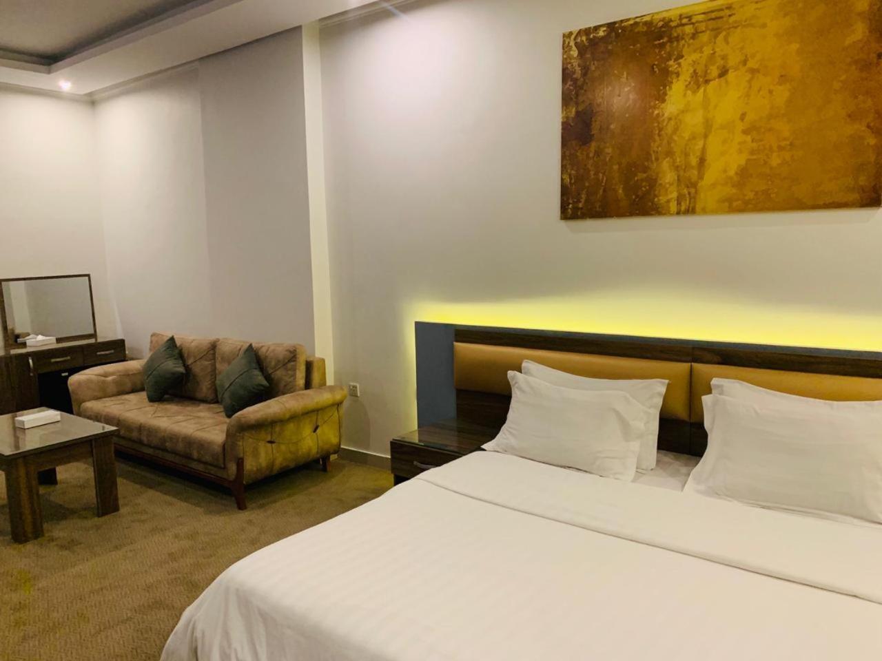 Platinum The First Hotel Medina Bagian luar foto