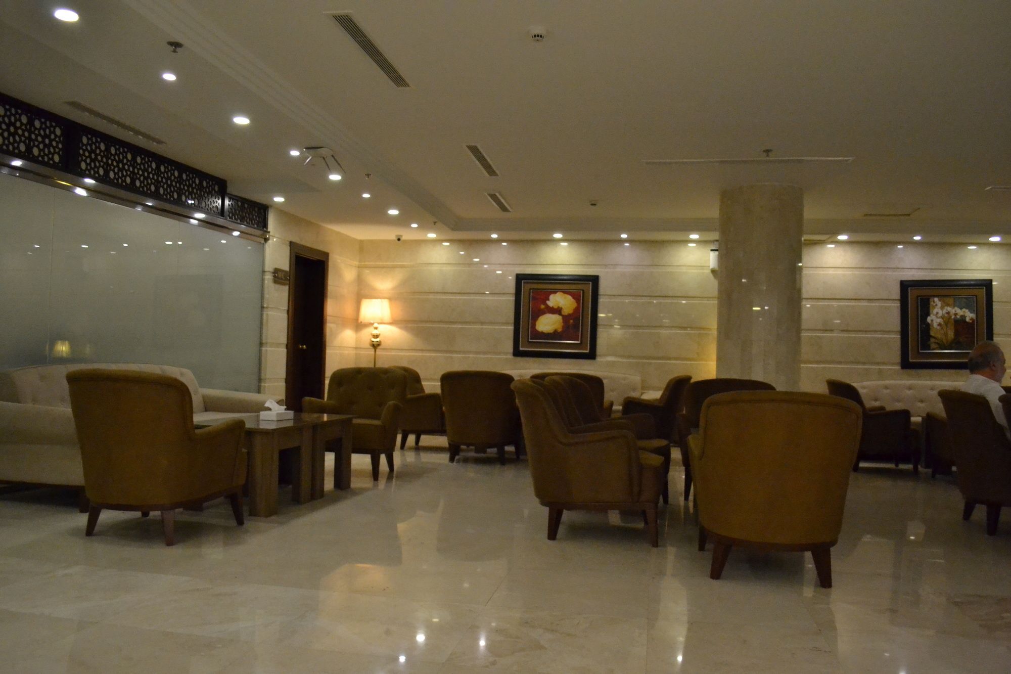 Platinum The First Hotel Medina Bagian luar foto